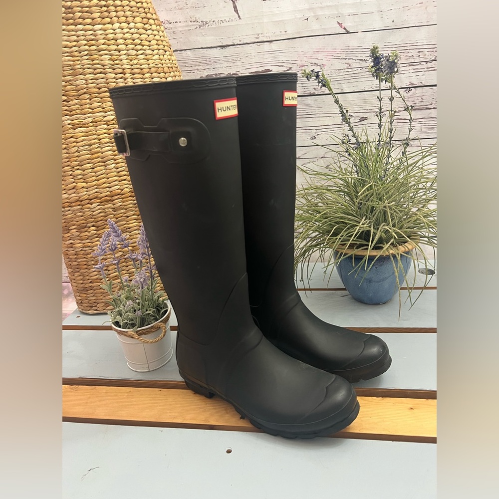 Hunter Original Tall Rainboot in Matte Black Size 10